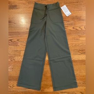 NWT LULULEMON STILL PANT II *R wide leg fatigue green olive army 2
